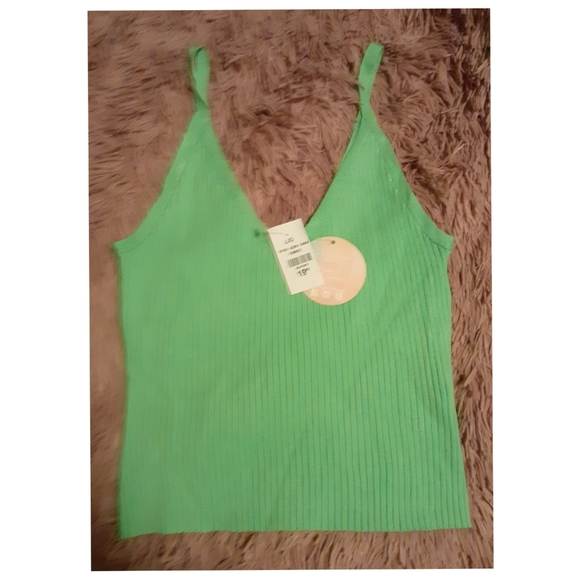 💗NWT Green Sweater Tank - Picture 3 of 4